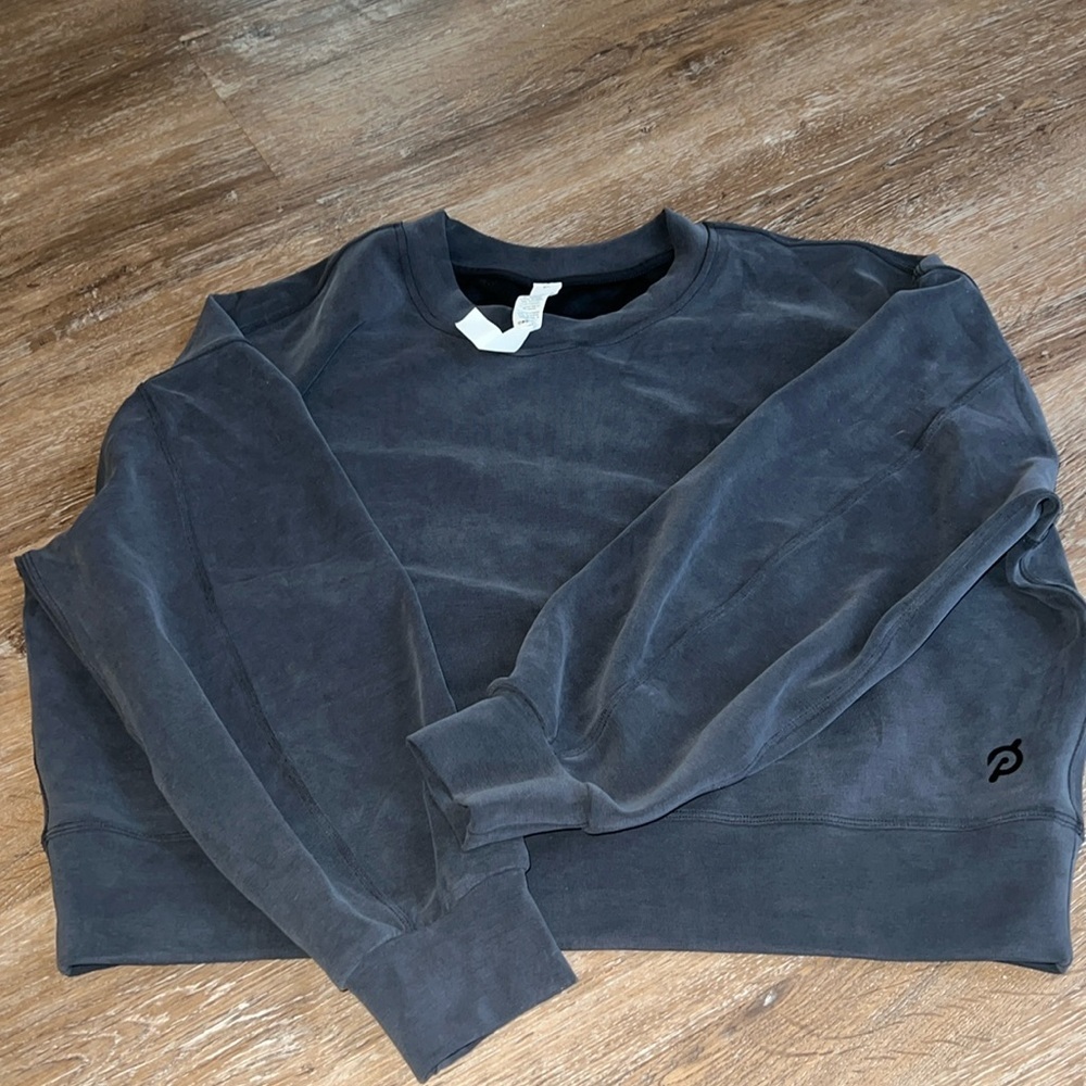 NWT Perfectly Oversized Crop Crew Softstreme